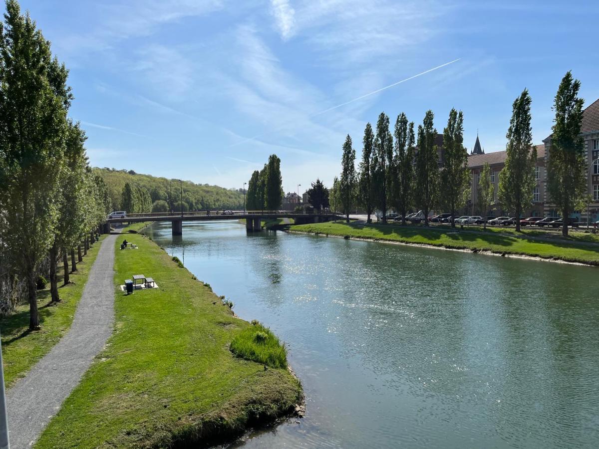 Le Vicomte Melun Exterior foto